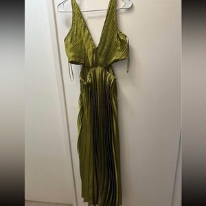 Elegant Olive Green Pleated Dress